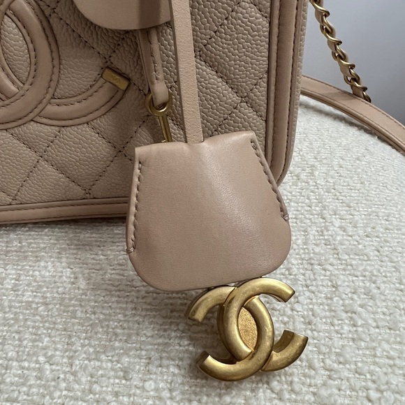 Chanel medium beige vanity case - Picture 3 of 8